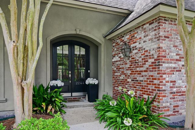 2244 Springlake Dr, Baton Rouge, LA 70810