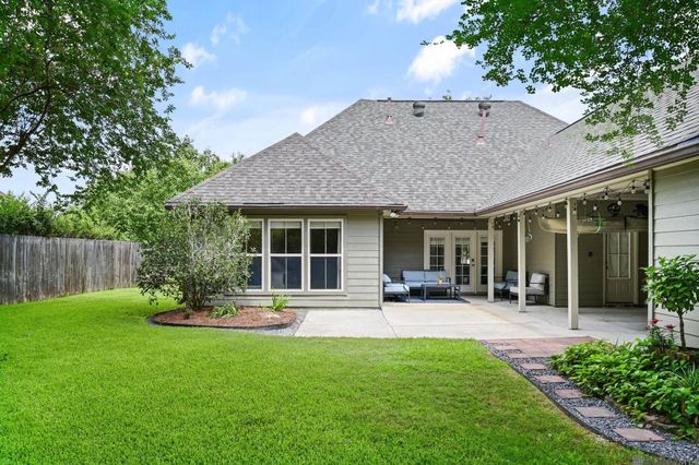 2244 Springlake Dr, Baton Rouge, LA 70810