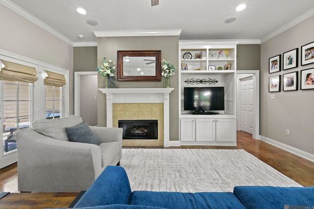 2244 Springlake Dr, Baton Rouge, LA 70810