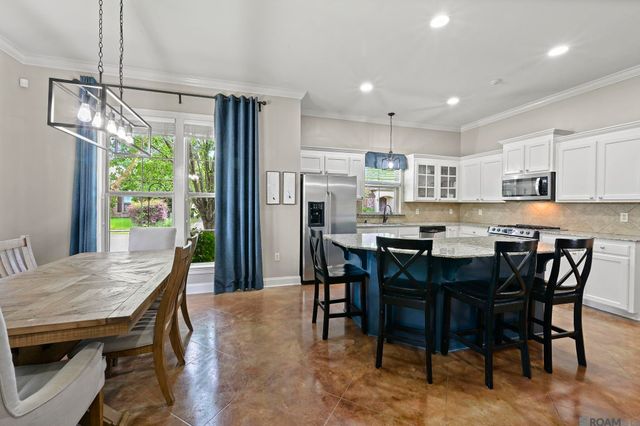 2244 Springlake Dr, Baton Rouge, LA 70810