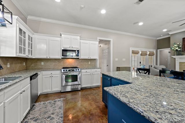2244 Springlake Dr, Baton Rouge, LA 70810