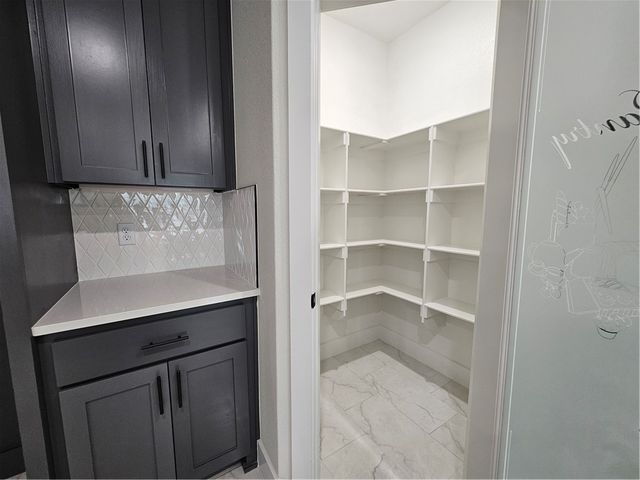 7207 SW Walnut Grove Avenue, Bentonville, AR 72713
