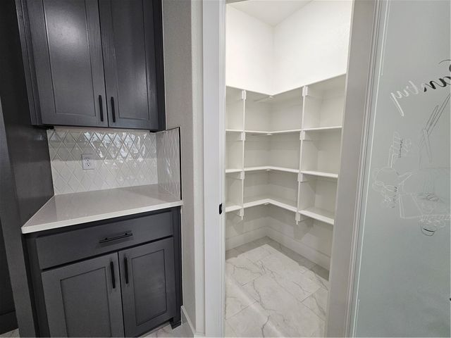 7207 SW Walnut Grove Avenue, Bentonville, AR 72713