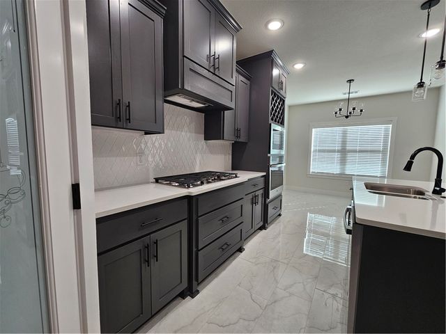 7207 SW Walnut Grove Avenue, Bentonville, AR 72713