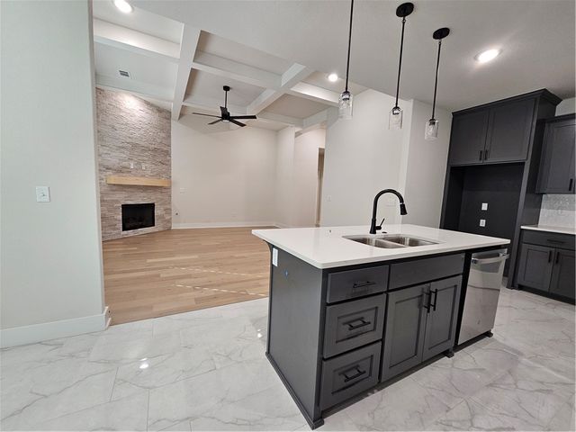 7207 SW Walnut Grove Avenue, Bentonville, AR 72713