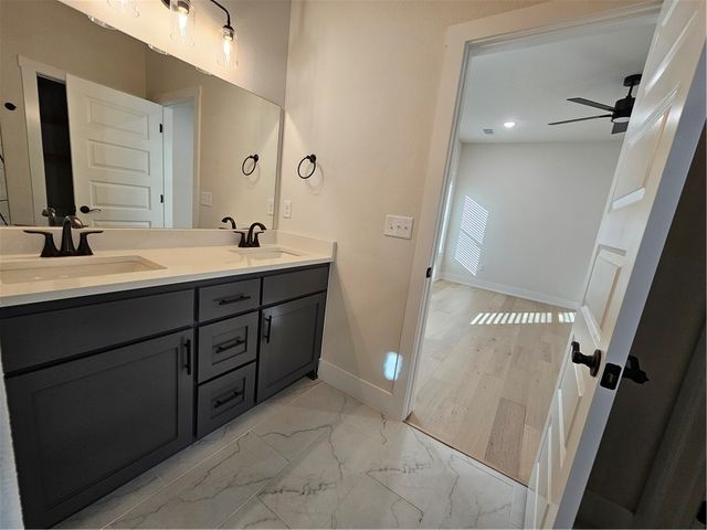 7207 SW Walnut Grove Avenue, Bentonville, AR 72713