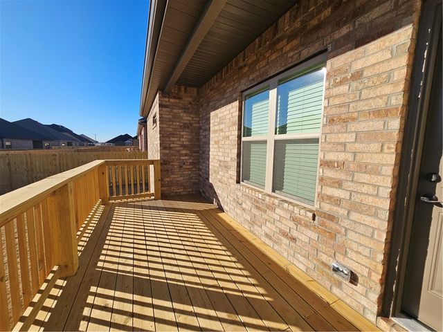 7207 SW Walnut Grove Avenue, Bentonville, AR 72713