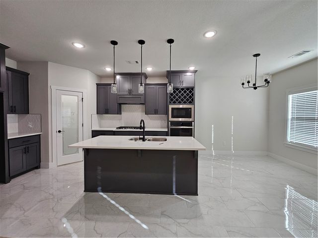 7207 SW Walnut Grove Avenue, Bentonville, AR 72713
