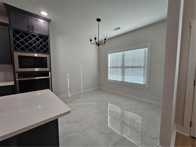 7207 SW Walnut Grove Avenue, Bentonville, AR 72713