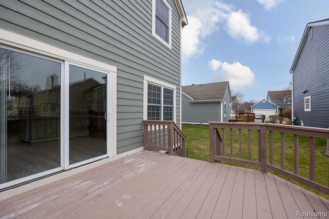 30850 Collingdale Drive, Novi, MI 48377