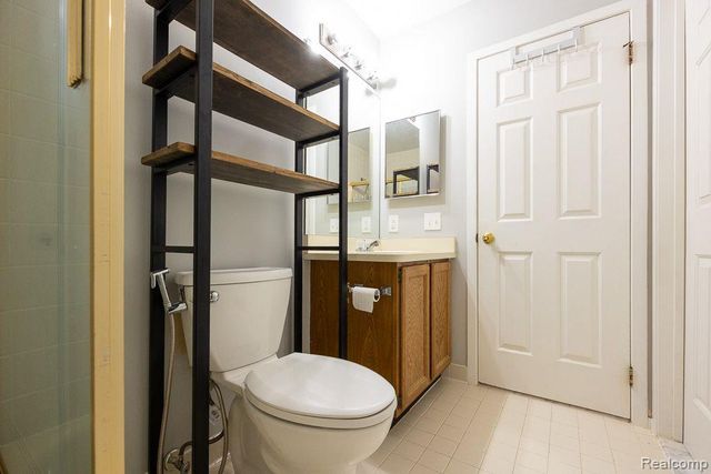 30850 Collingdale Drive, Novi, MI 48377