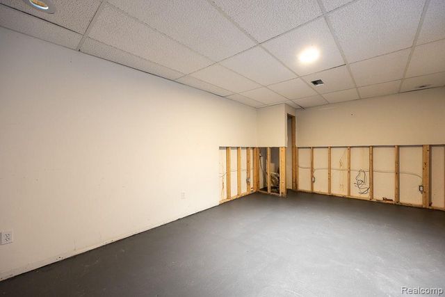 30850 Collingdale Drive, Novi, MI 48377