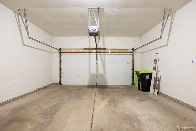 30850 Collingdale Drive, Novi, MI 48377