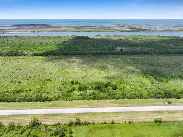 3015 Broadway, Port Bolivar, TX 77650