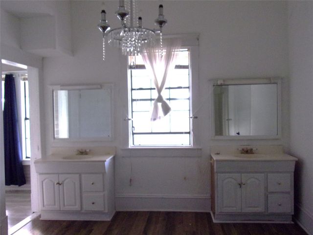 325 CR 100, San Saba, TX 76877