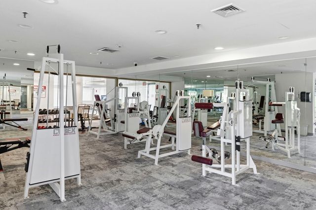 173 Oak St 103, Newton, MA 02464