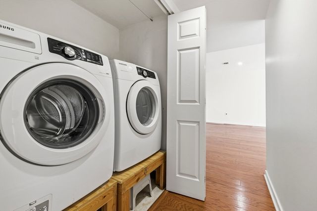 173 Oak St 103, Newton, MA 02464