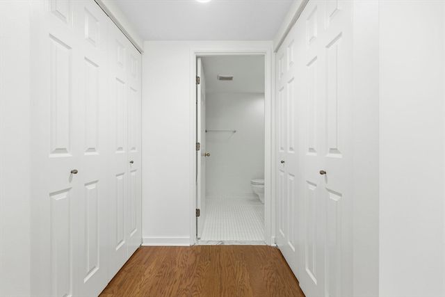 173 Oak St 103, Newton, MA 02464