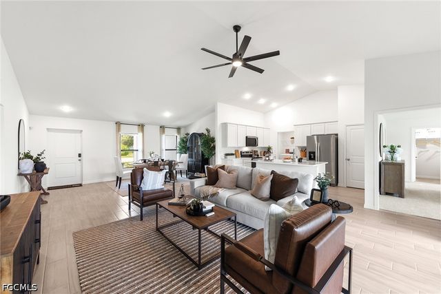 313 NE 13th TER, Cape Coral, FL 33909