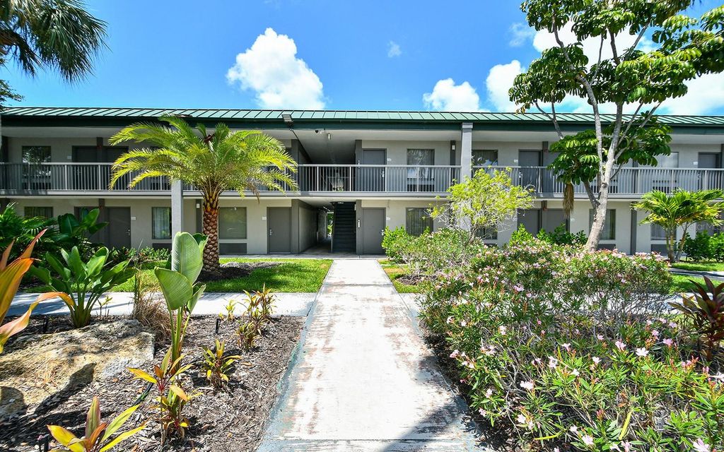 7150 N TAMIAMI TRAIL S-612, SARASOTA, FL 34243 — exterior