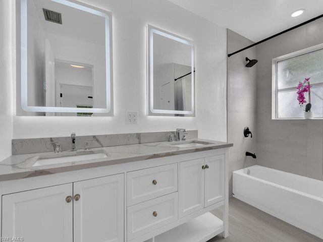 4941 Aztec CIR, Naples, FL 34112