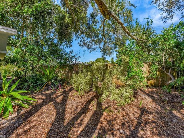 4941 Aztec CIR, Naples, FL 34112