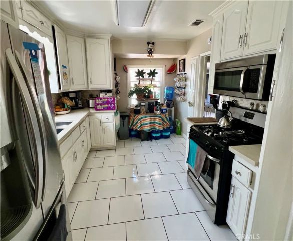 2925 San Francisco, Long Beach, CA 90806