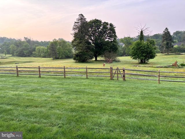 11 MULLIGAN DR, Reading, PA 19606