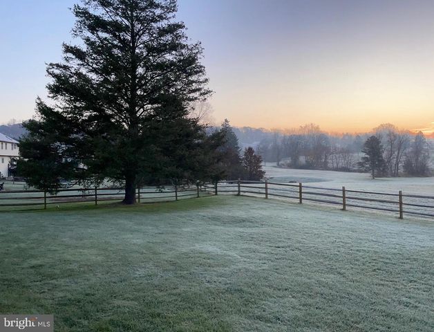 11 MULLIGAN DR, Reading, PA 19606