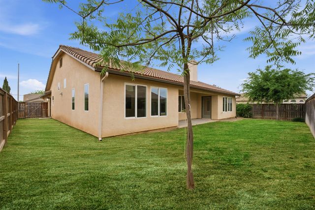 3579 Marina Drive, Madera, CA 93637