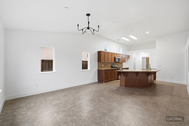 3579 Marina Drive, Madera, CA 93637