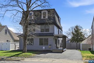 1074 Colfax Avenue, Pompton Lakes, NJ 07442