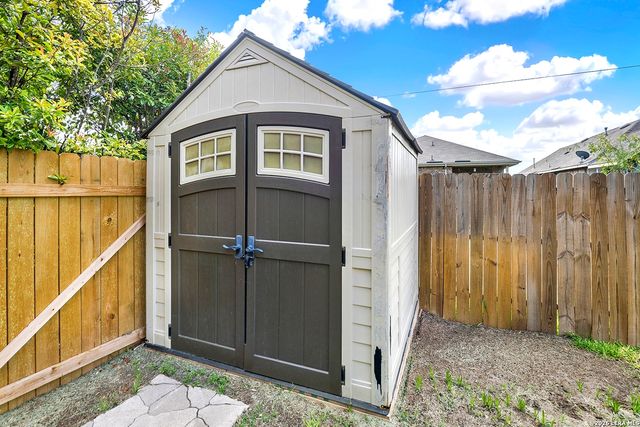 10106 SUN ML, San Antonio, TX 78254
