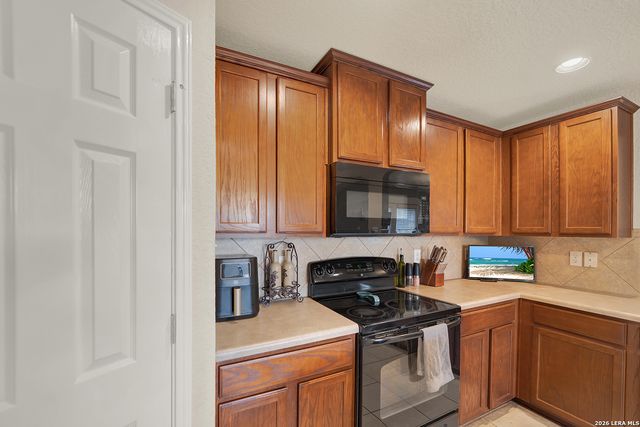 10106 SUN ML, San Antonio, TX 78254