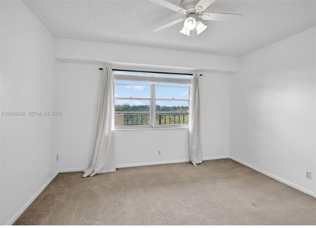 3300 W Rolling Hills Cir 606, Davie, FL 33328