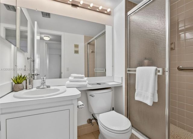 3300 W Rolling Hills Cir 606, Davie, FL 33328