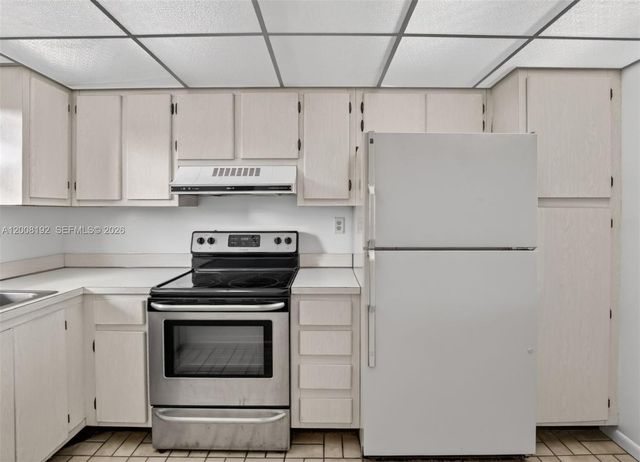 3300 W Rolling Hills Cir 606, Davie, FL 33328