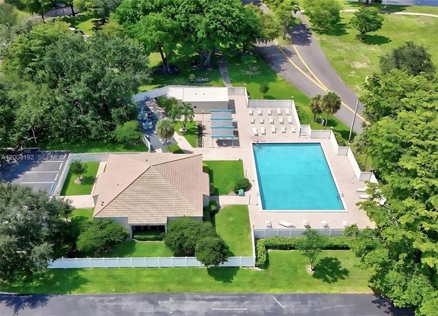 3300 W Rolling Hills Cir 606, Davie, FL 33328