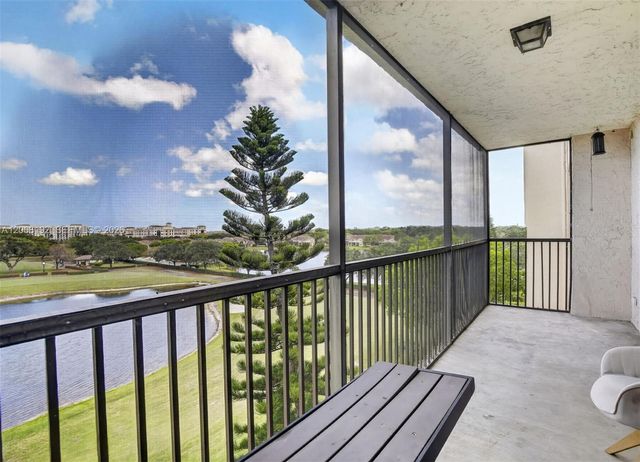 3300 W Rolling Hills Cir 606, Davie, FL 33328