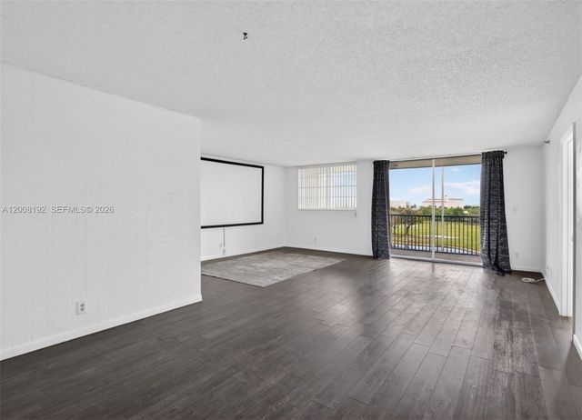 3300 W Rolling Hills Cir 606, Davie, FL 33328