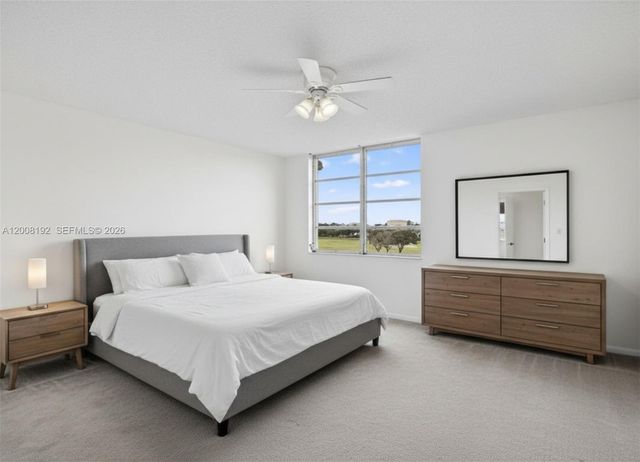 3300 W Rolling Hills Cir 606, Davie, FL 33328