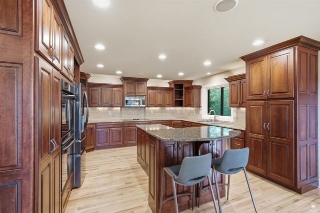 3703 Peachtree Circle, Manhattan, KS 66503