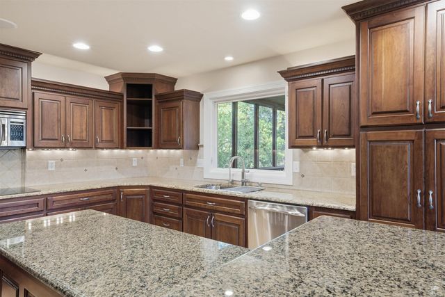 3703 Peachtree Circle, Manhattan, KS 66503