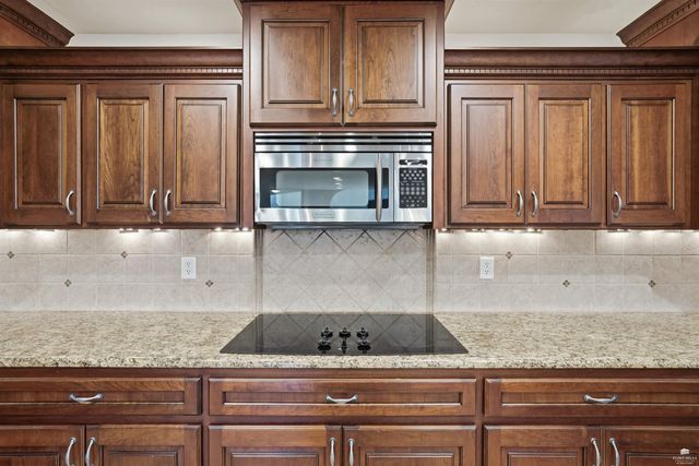 3703 Peachtree Circle, Manhattan, KS 66503