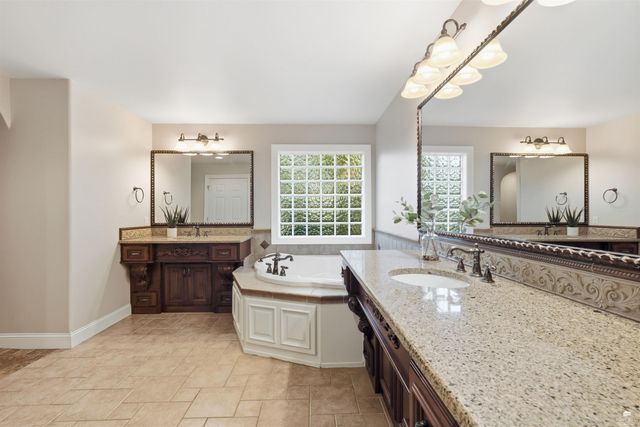 3703 Peachtree Circle, Manhattan, KS 66503