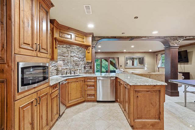 3703 Peachtree Circle, Manhattan, KS 66503