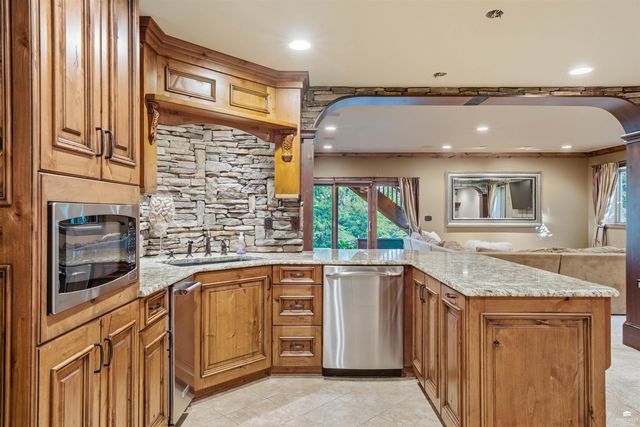 3703 Peachtree Circle, Manhattan, KS 66503