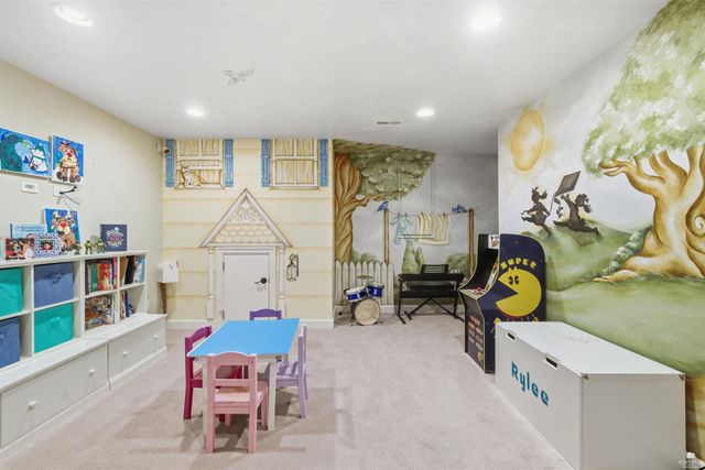 3703 Peachtree Circle, Manhattan, KS 66503