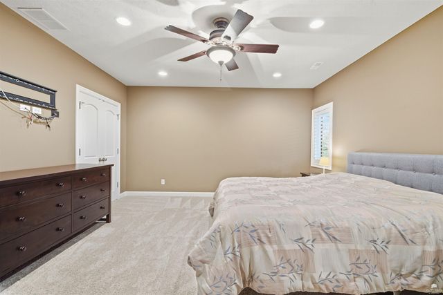 3703 Peachtree Circle, Manhattan, KS 66503