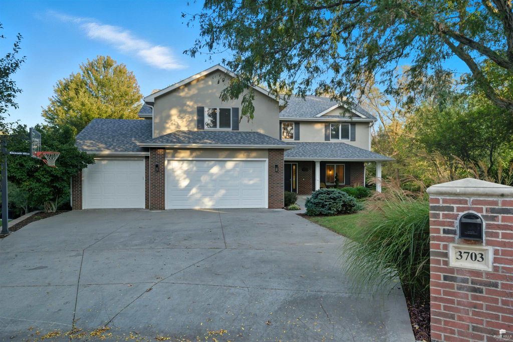 3703 Peachtree Circle, Manhattan, KS 66503